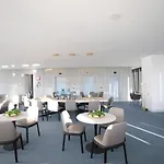 Luxetown - A Luxury Experience With Pool And Gym