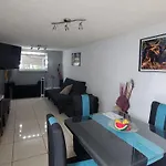 Aguilas Full House