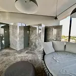 Luxury Apartment & Great View Good Neighbour Hood