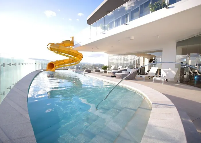 Luxetown - A Luxury Experience With Pool And Gym