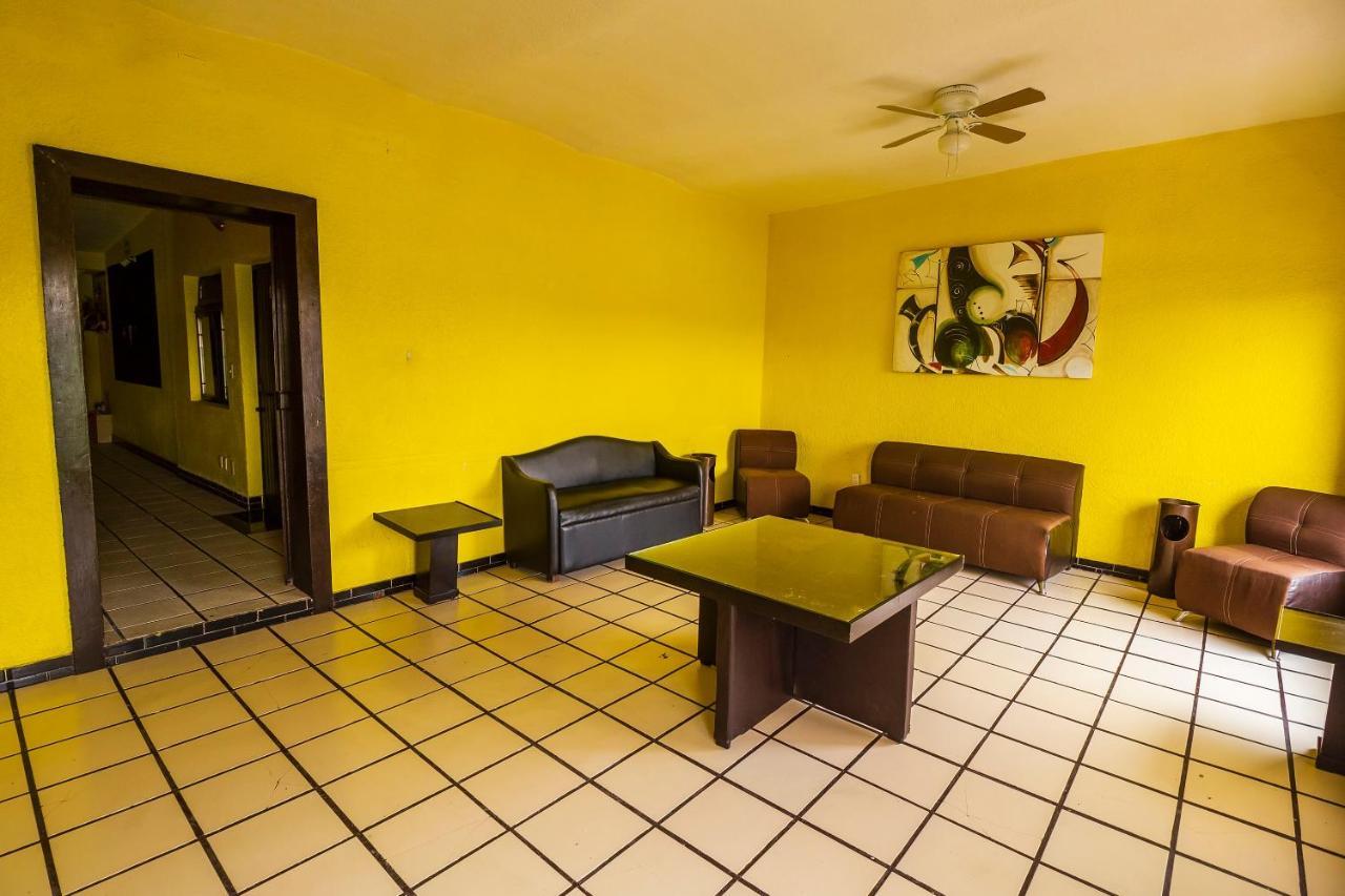 Hotel Oyo Gran Galerias Plaza 2*