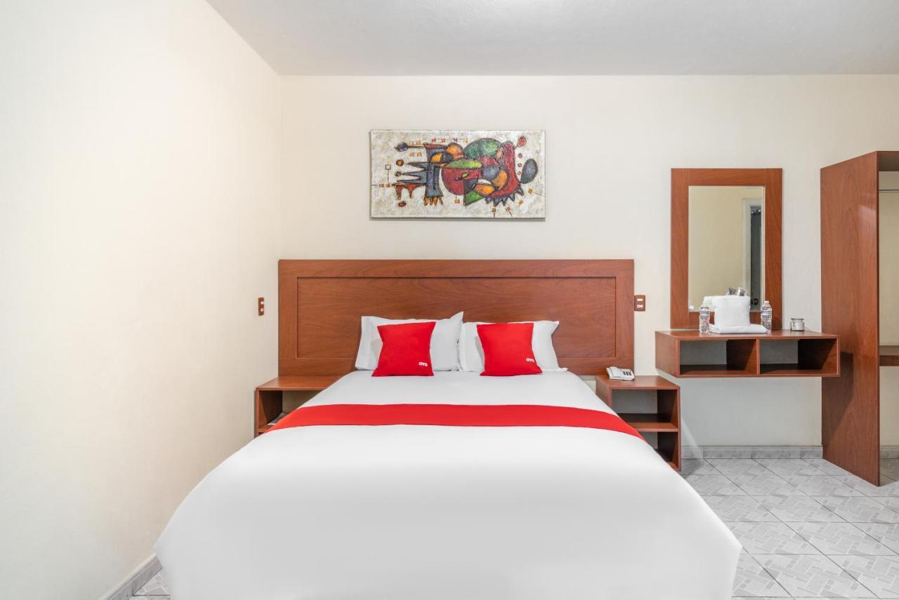Oyo Platinium Gran Hotel,guadalajara,artesanias Tonala Hotel