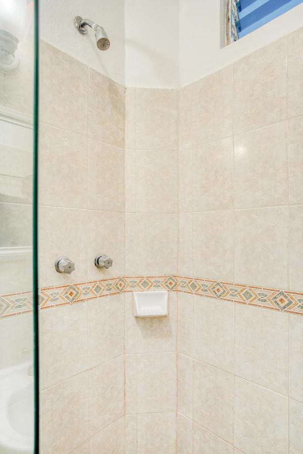 Oyo Platinium Gran Hotel,guadalajara,artesanias Tonala Hotel 5*