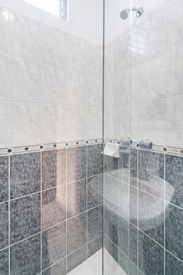 Hotel Oyo Platinium Gran Hotel,guadalajara,artesanias Tonala 5*
