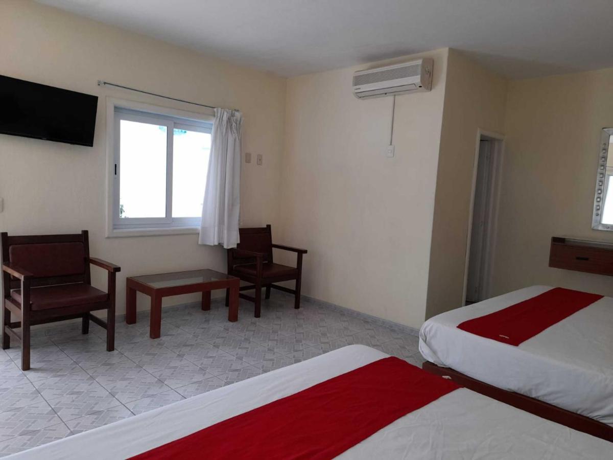 Oyo Platinium Gran Hotel,guadalajara,artesanias Tonala 5*