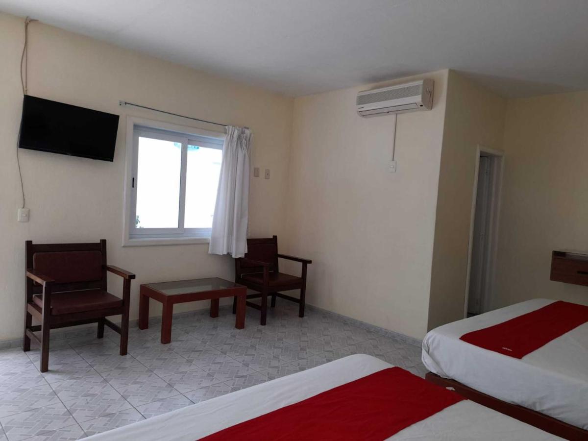 Hotel Oyo Platinium Gran Hotel,guadalajara,artesanias Tonala