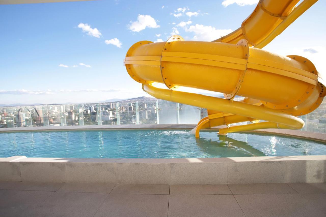 Luxetown - A Luxury Experience With Pool And Gym