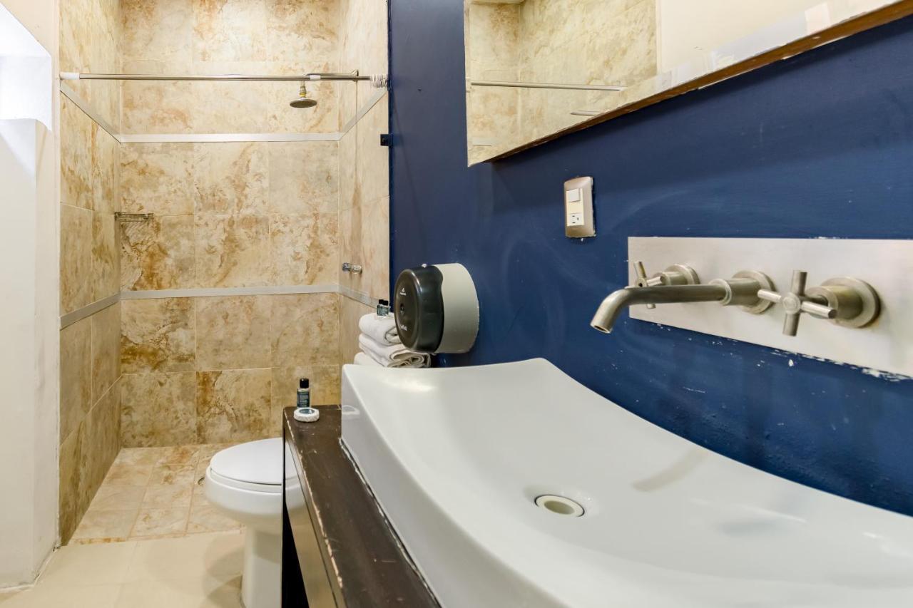 Hostal Ayenda Blazy