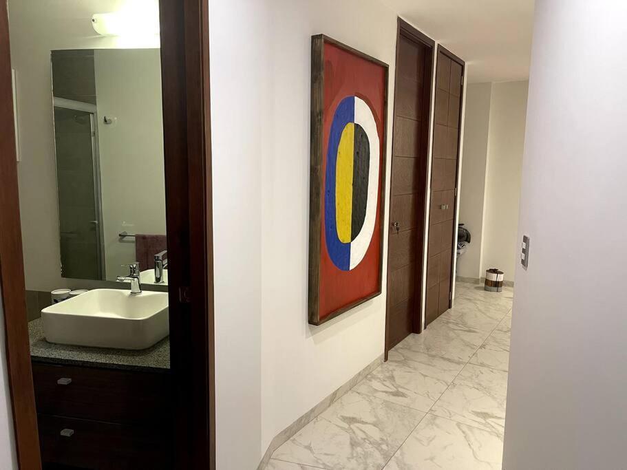 Lujoso En Zona Financiera / Limpieza Diaria Guadalajara