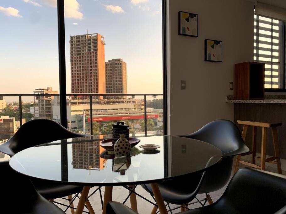 Lujoso En Zona Financiera / Limpieza Diaria Apartamento *
