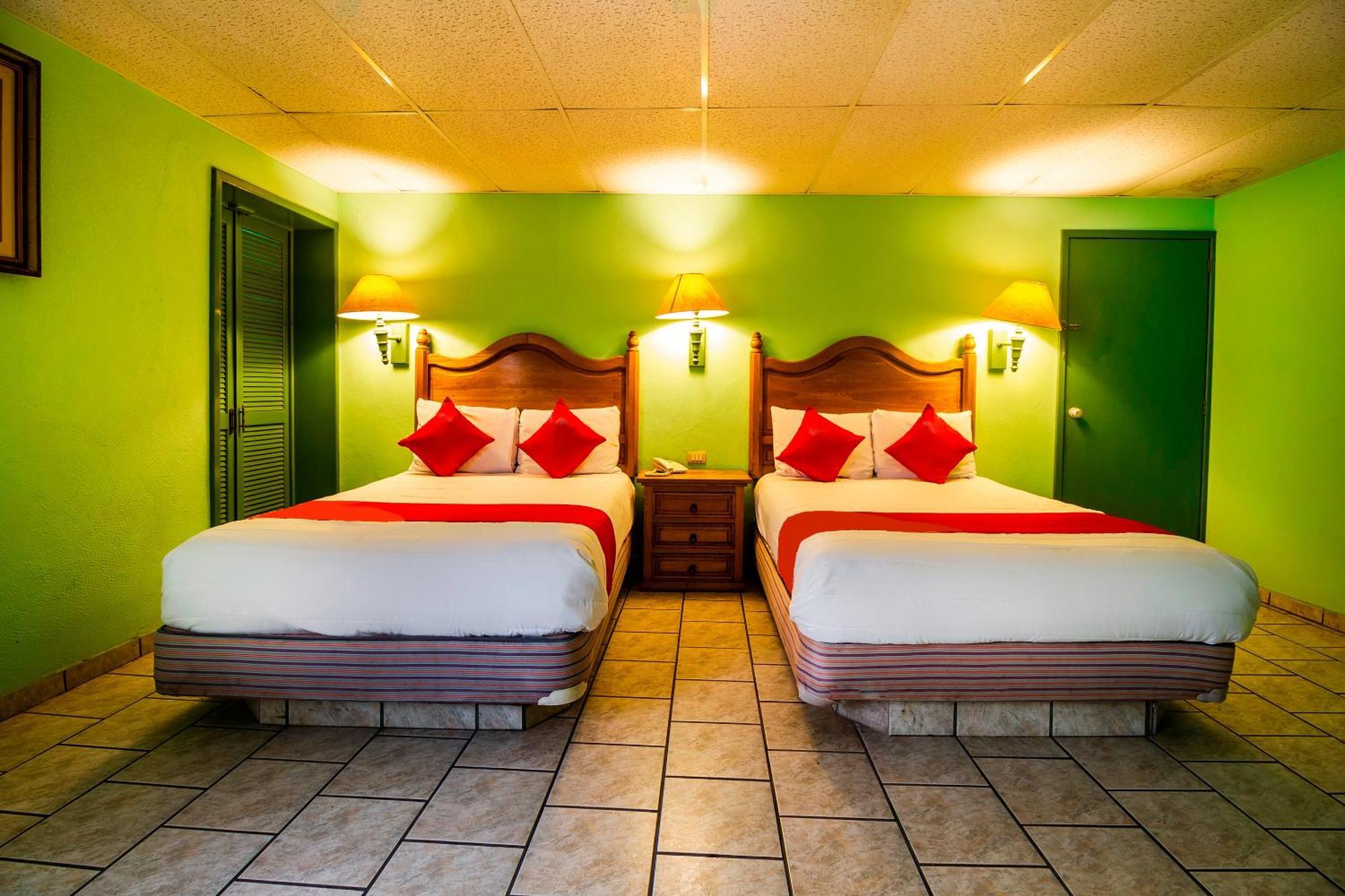 Canada, Hotel 2*