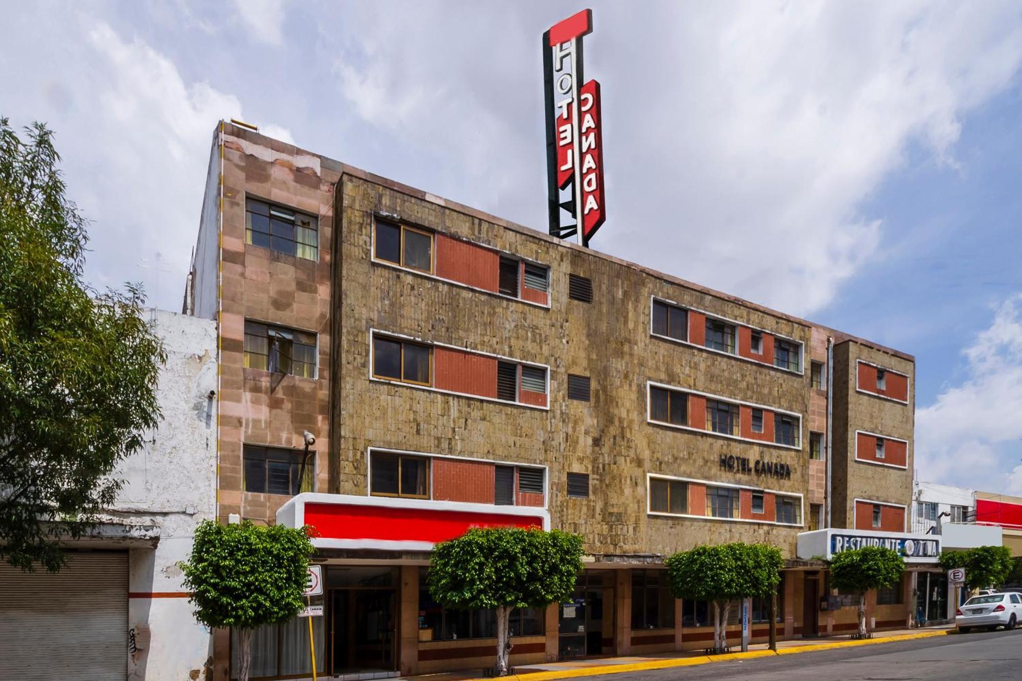 Canada, Hotel