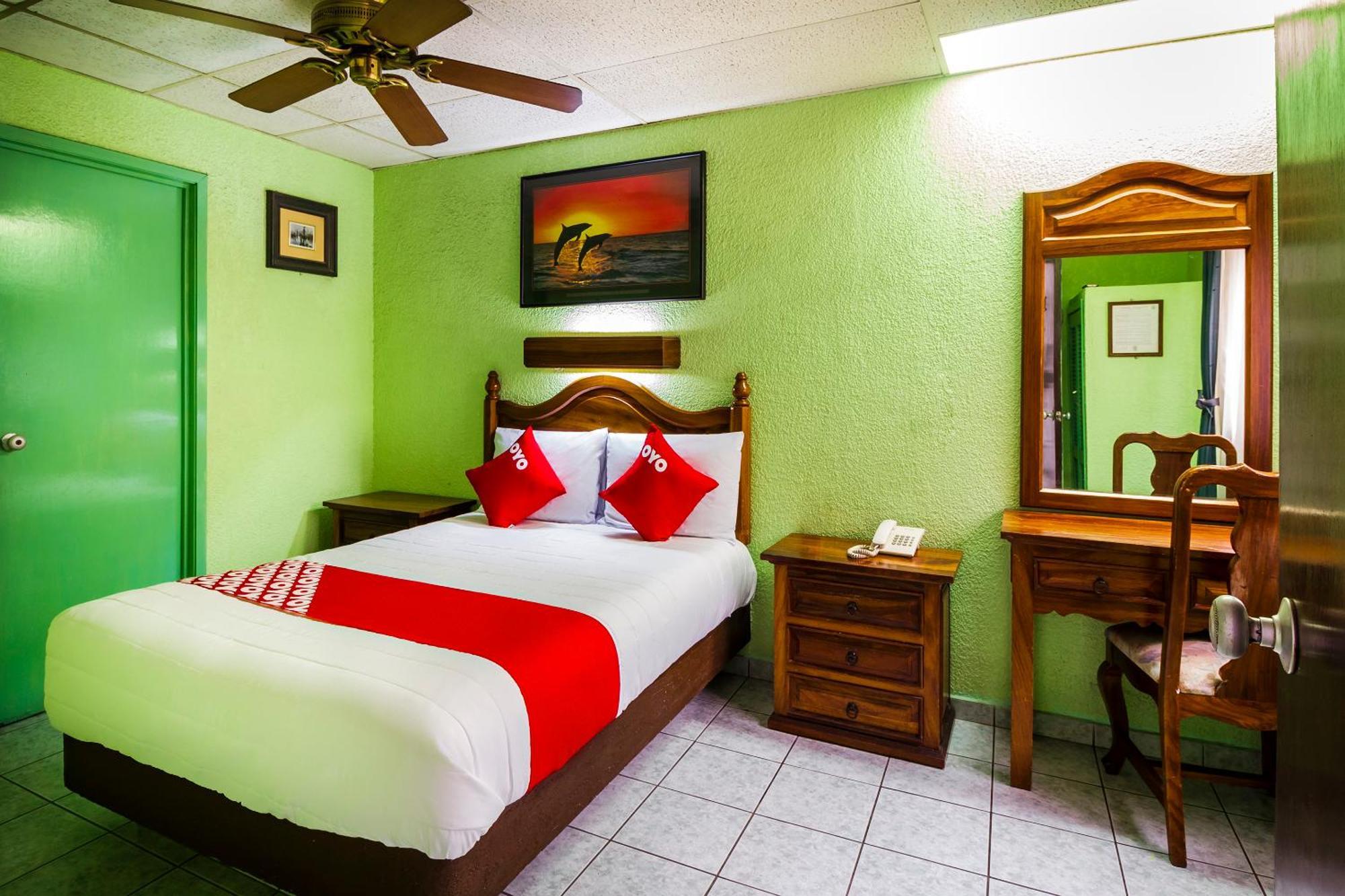 Canada, Hotel Guadalajara