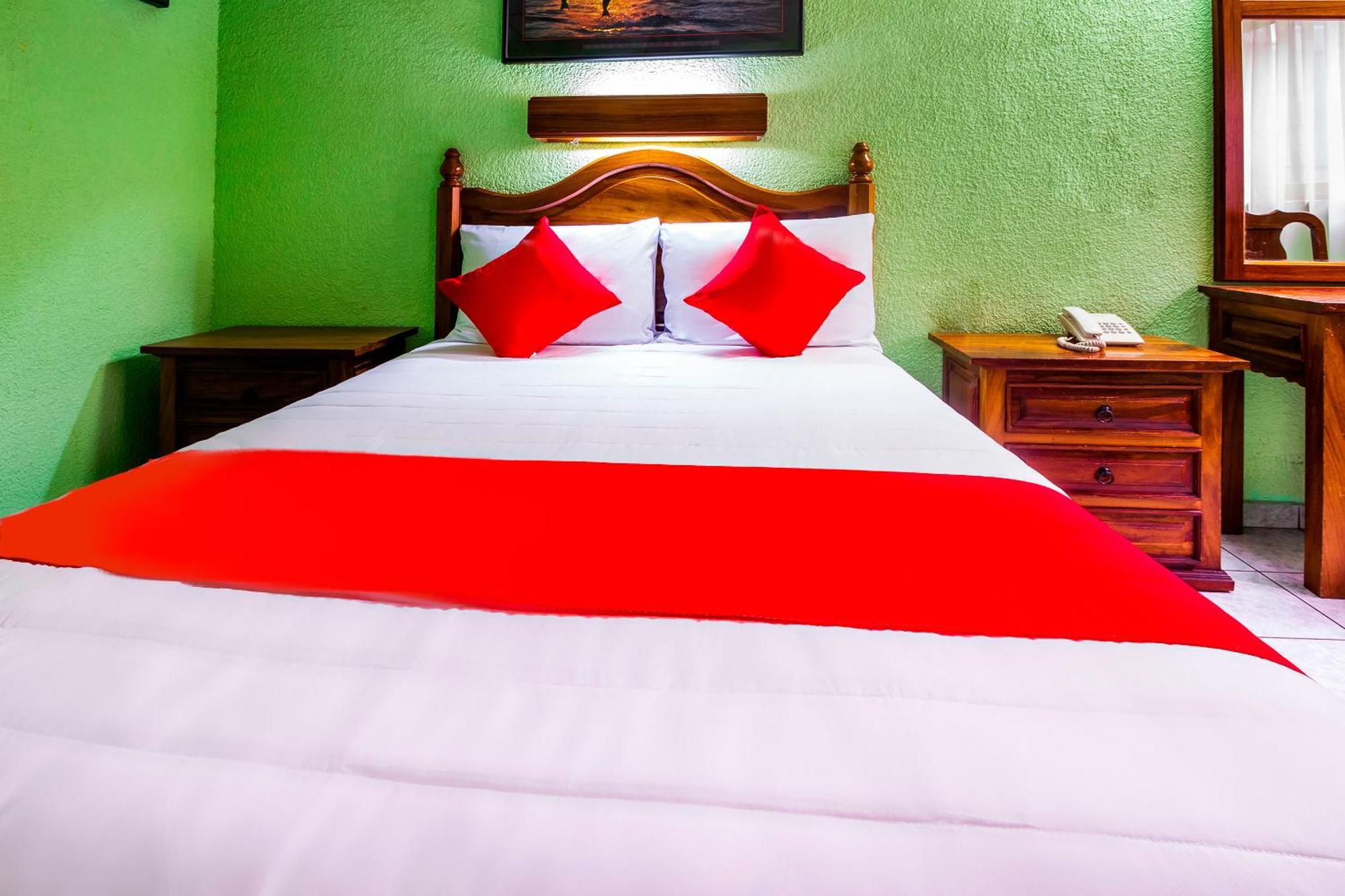 Canada, Hotel Guadalajara