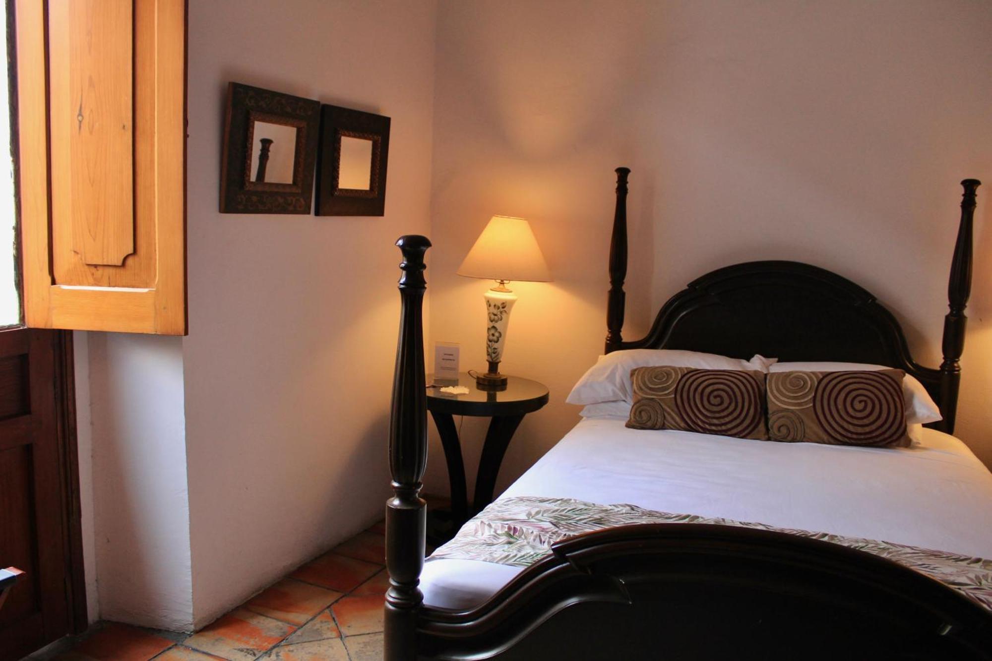 Casa Araiza, Centro De Pensión