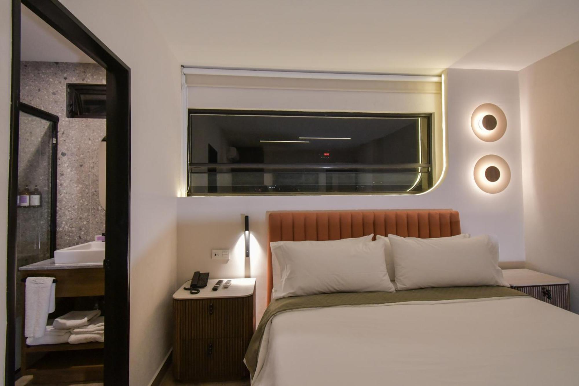Expo Satelite 2750 & Hotel 4*