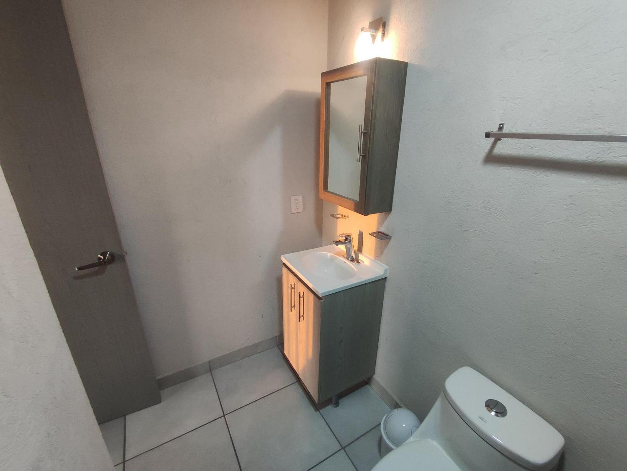 Centrico Cerca De H. Civil, Cucs, Imss Apartamento
