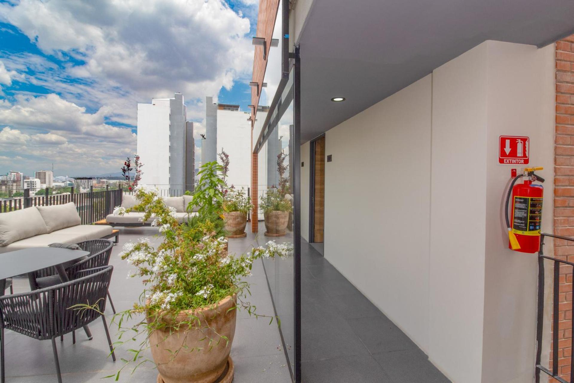 2 Recamaras En Piso 9, Vistas Col, Americana * Guadalajara