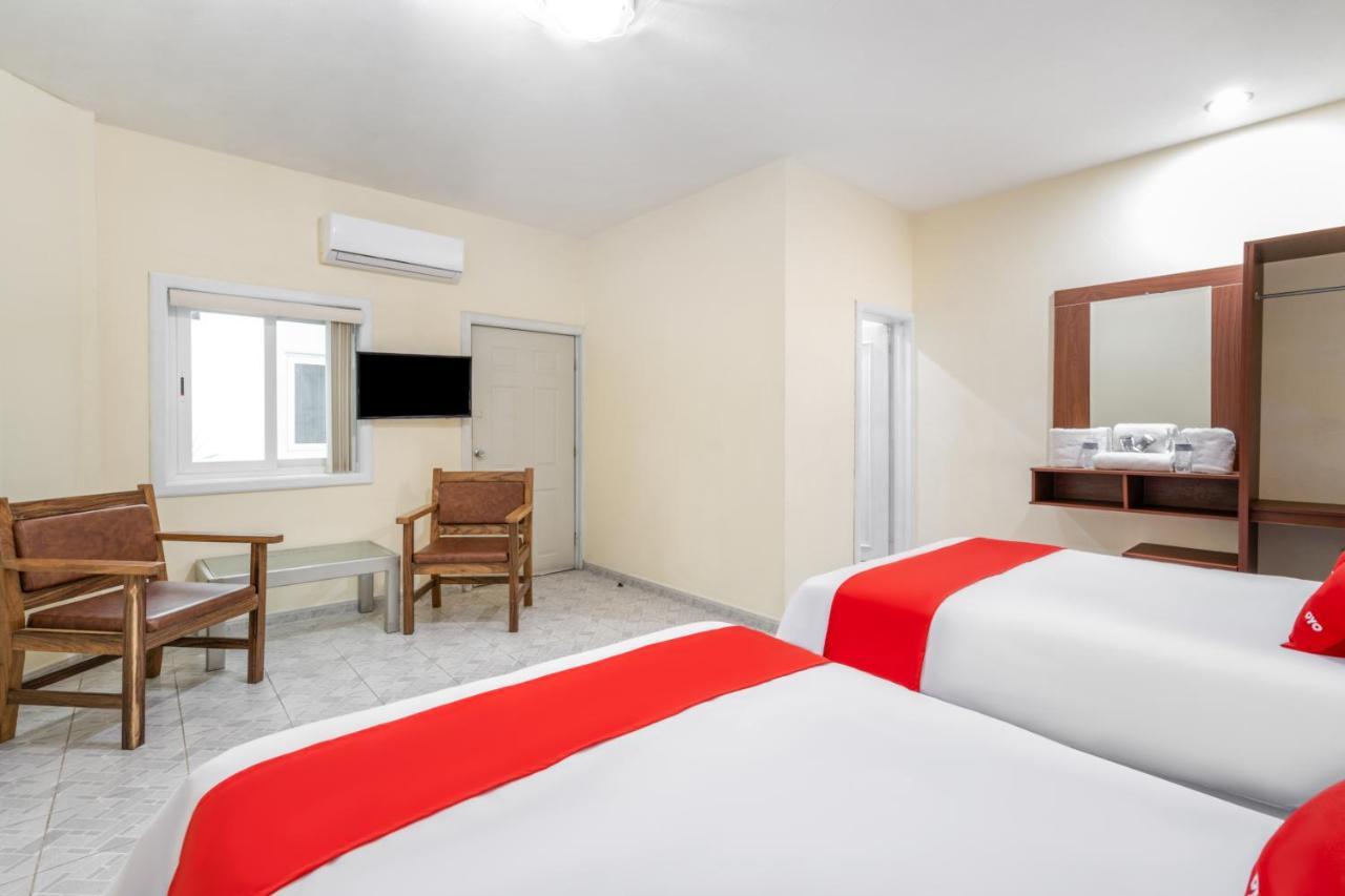 Oyo Platinium Gran Hotel,guadalajara,artesanias Tonala Hotel