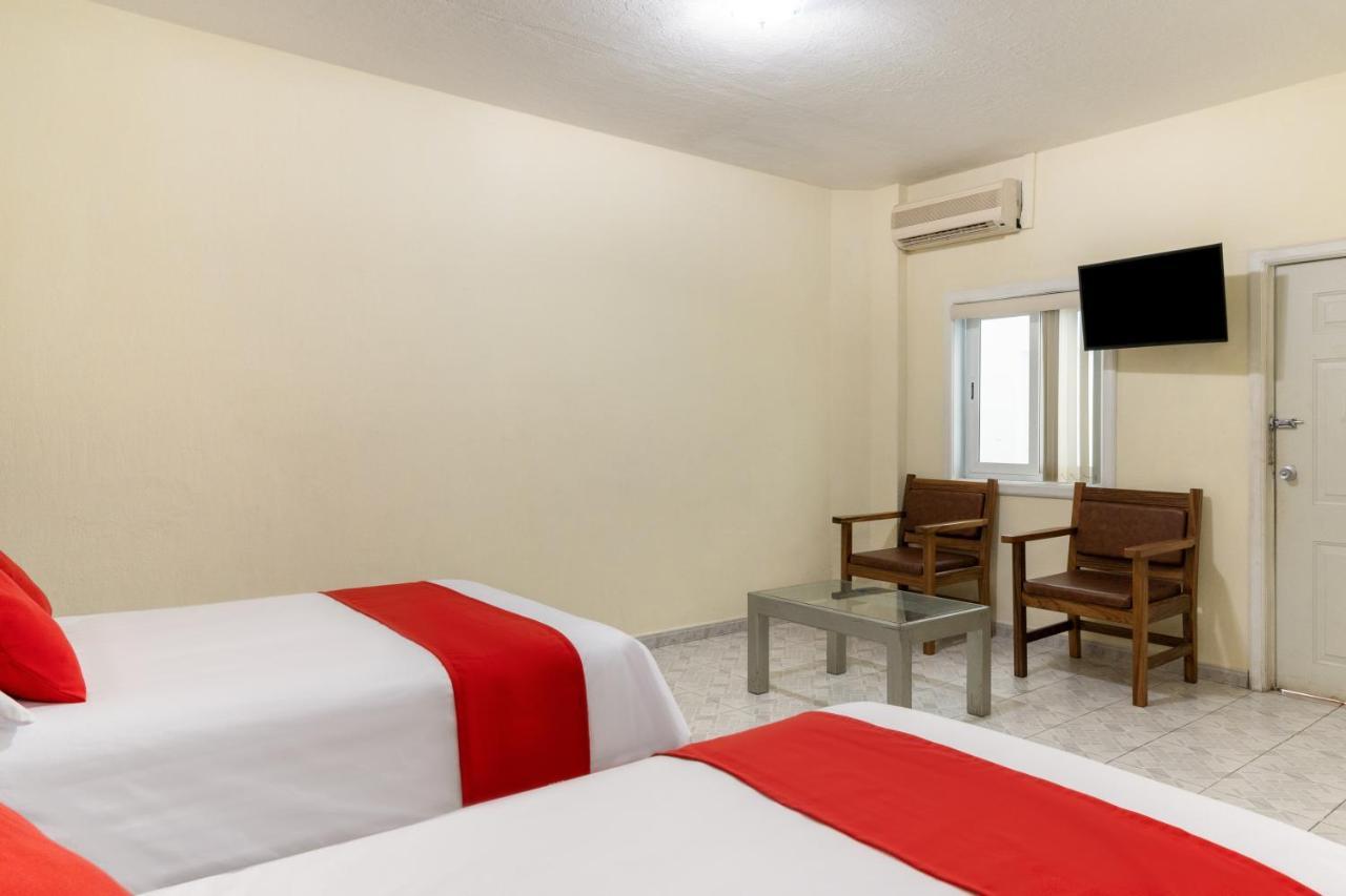 Hotel Oyo Platinium Gran Hotel,guadalajara,artesanias Tonala 5*