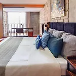 Spacious Stylish Loft W Gym