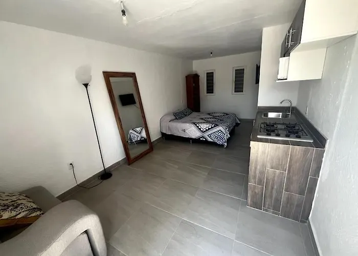 Pequeno Y Sencillo Loft Para Dos