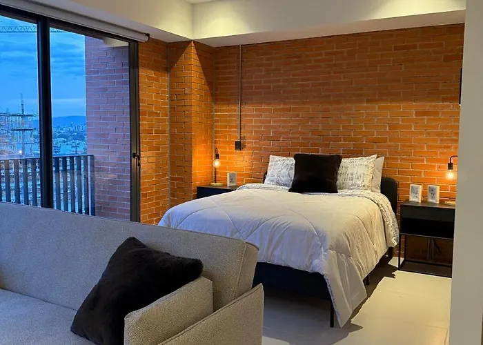 Stylish New Loft In Financial Zone And Downtown