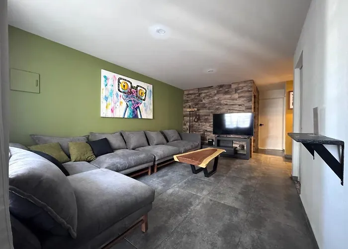 Apartment Very Close To Parian