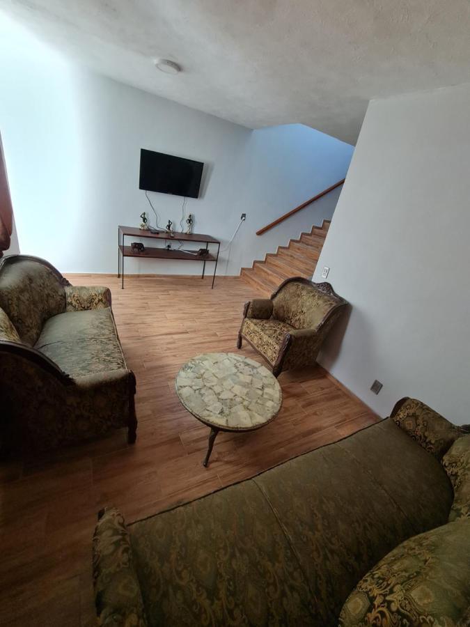 Hermosa Casa Ubicada En Zona Centro, Andares Y Estadio * Guadalajara