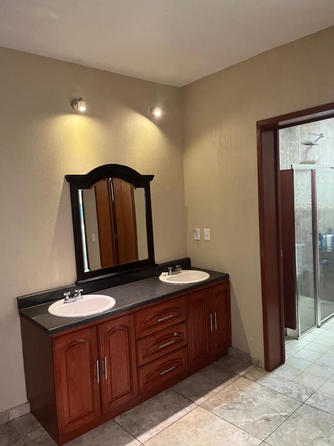Hacienda Antigua Tlaquepaque 2br 2ba 300mbps Int Holiday home Guadalajara