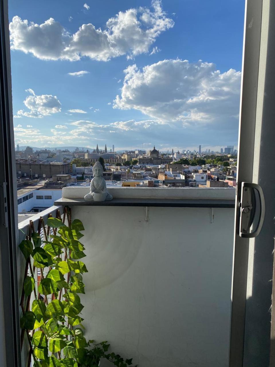 Centro Depto 3 Rec 2 Banos Y Balcon Con Mejores Vistas A La Ciudad Ac Alberca Climatizada Parking Free Guadalajara