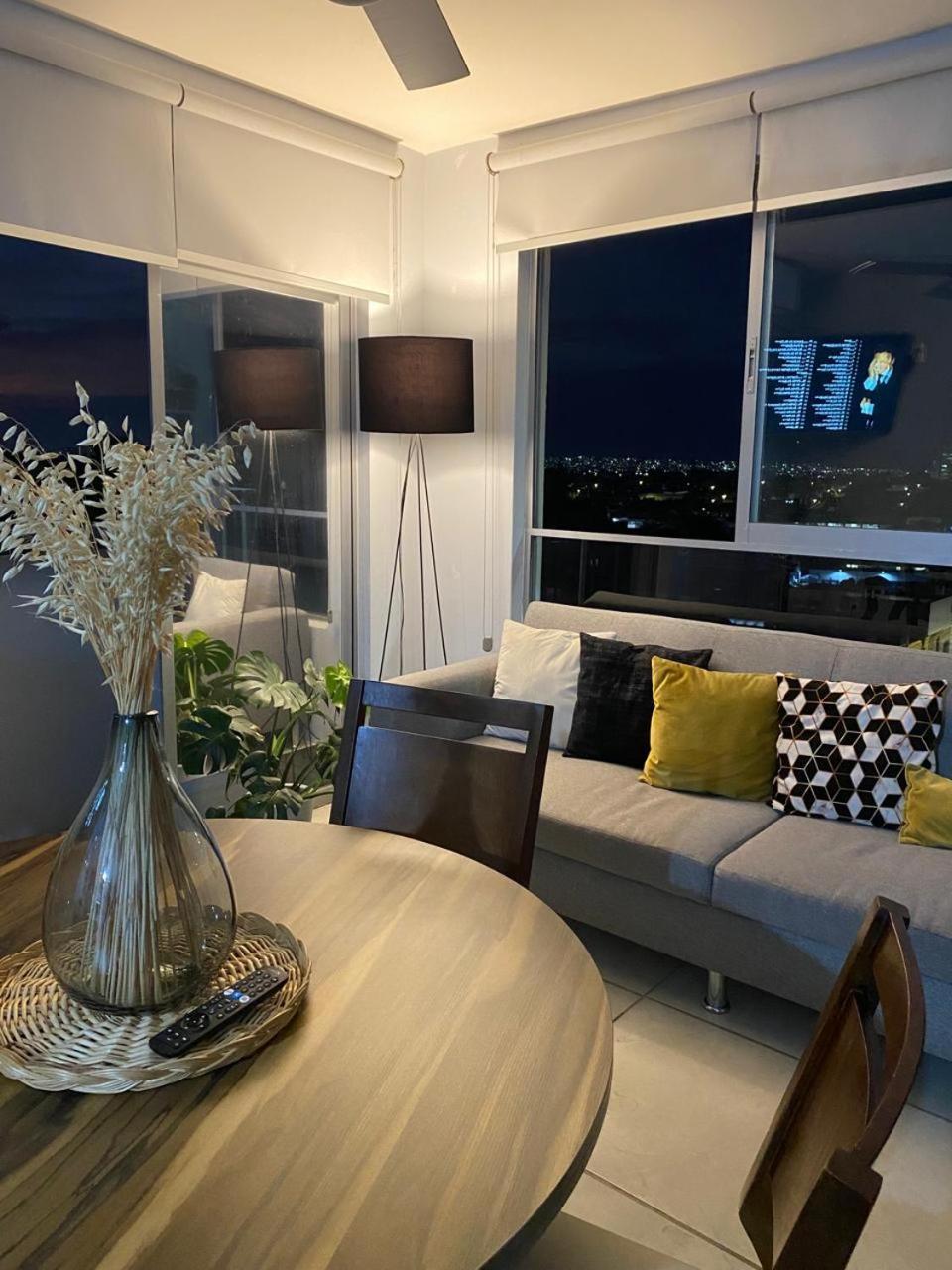 Apartment Centro Depto 3 Rec 2 Banos Y Balcon Con Mejores Vistas A La Ciudad Ac Alberca Climatizada Parking Free
