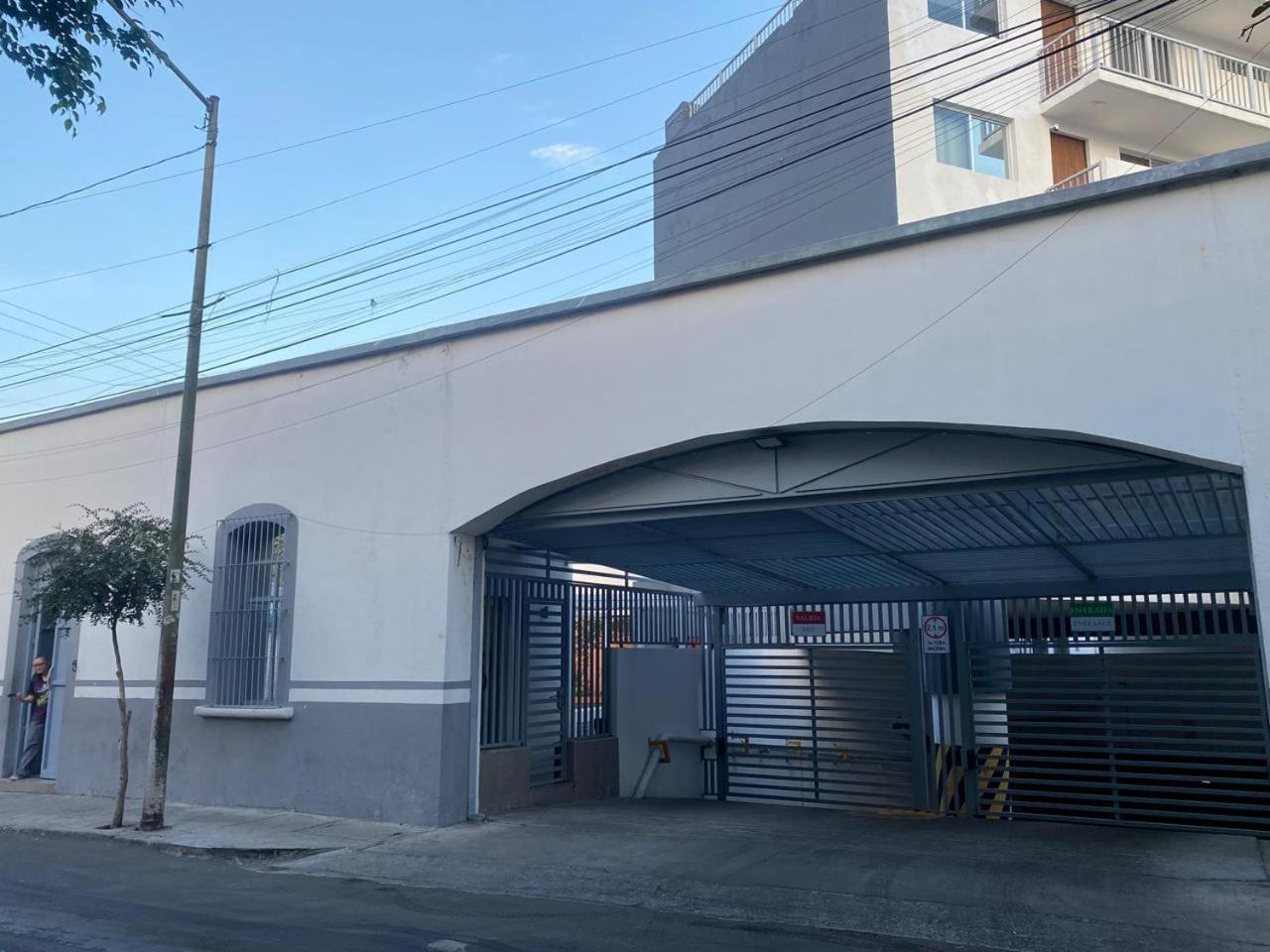 Centro Depto 3 Rec 2 Banos Y Balcon Con Mejores Vistas A La Ciudad Ac Alberca Climatizada Parking Free Guadalajara