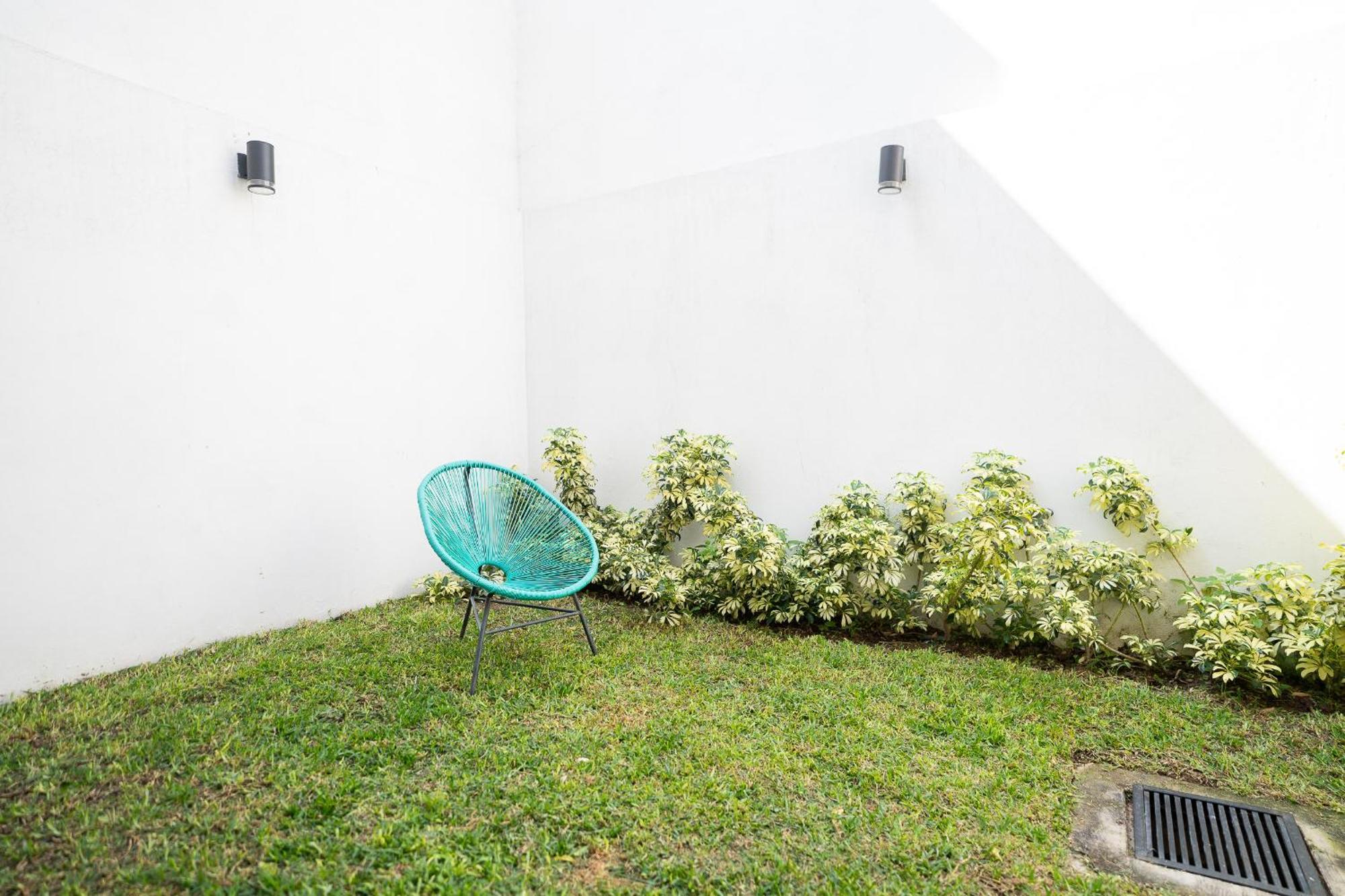 A 5 Cuadras Del Consulado Comodo Departamento Familiar Con Patio Trasero *