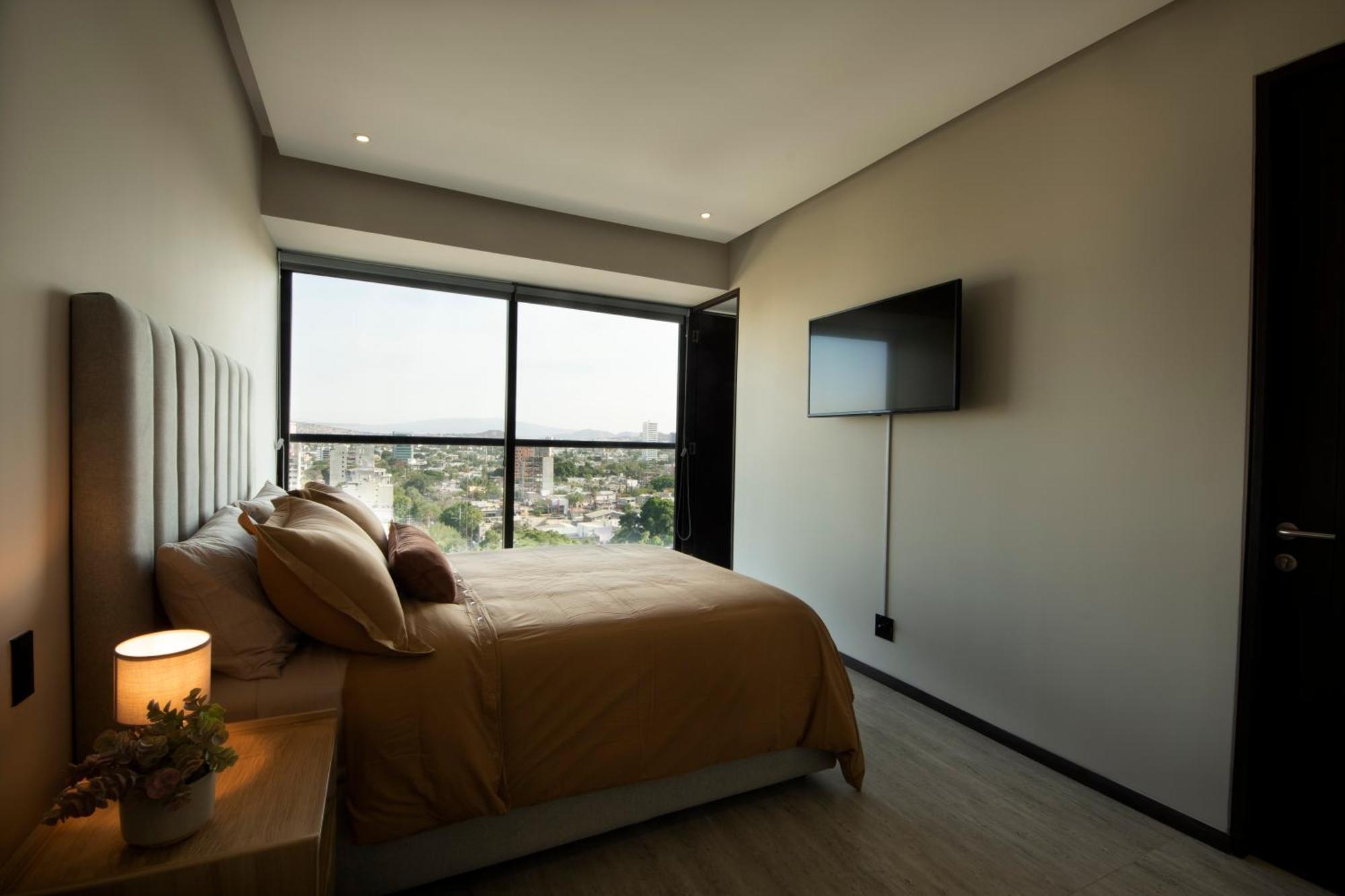 Lujoso Departamento, 14a, Zona Americana Apartamento *