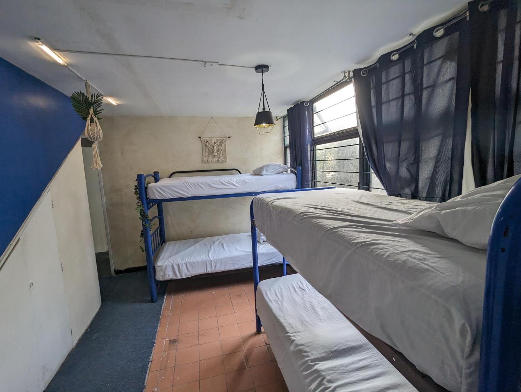 Hostal Bluepepper *