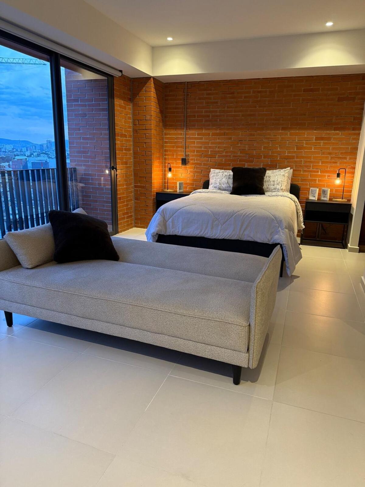 Stylish New Loft In Financial Zone And Downtown *