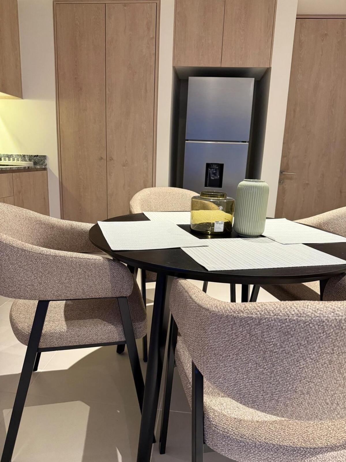 Stylish New Loft In Financial Zone And Downtown