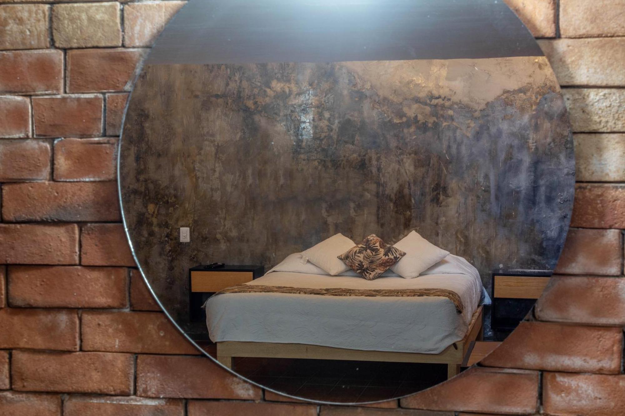 Chapalita, Subterránea De Dos Pisos