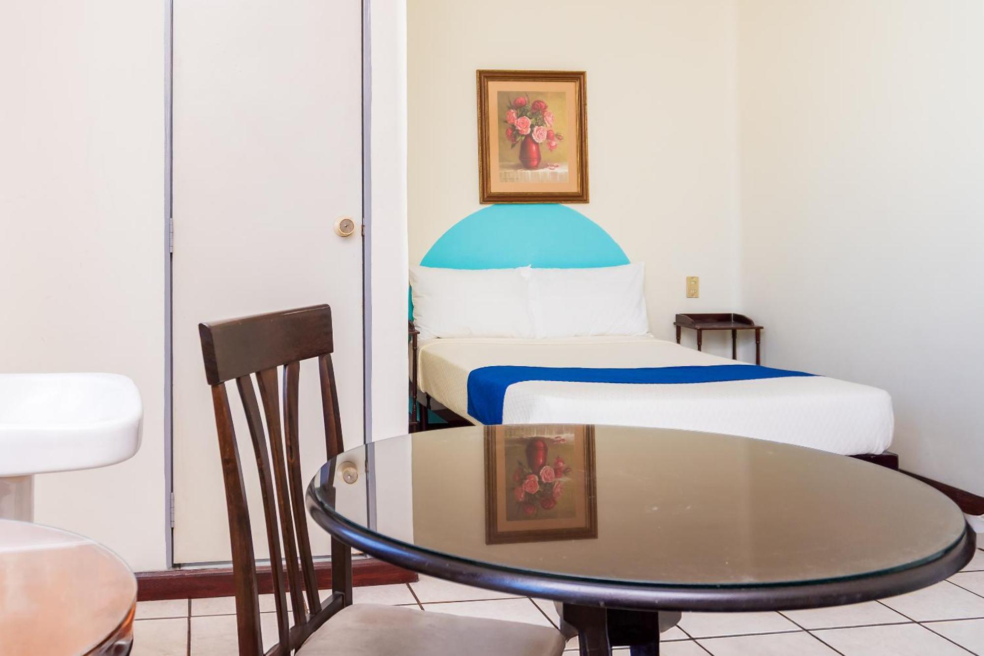 Oyo Nueva York Hotel