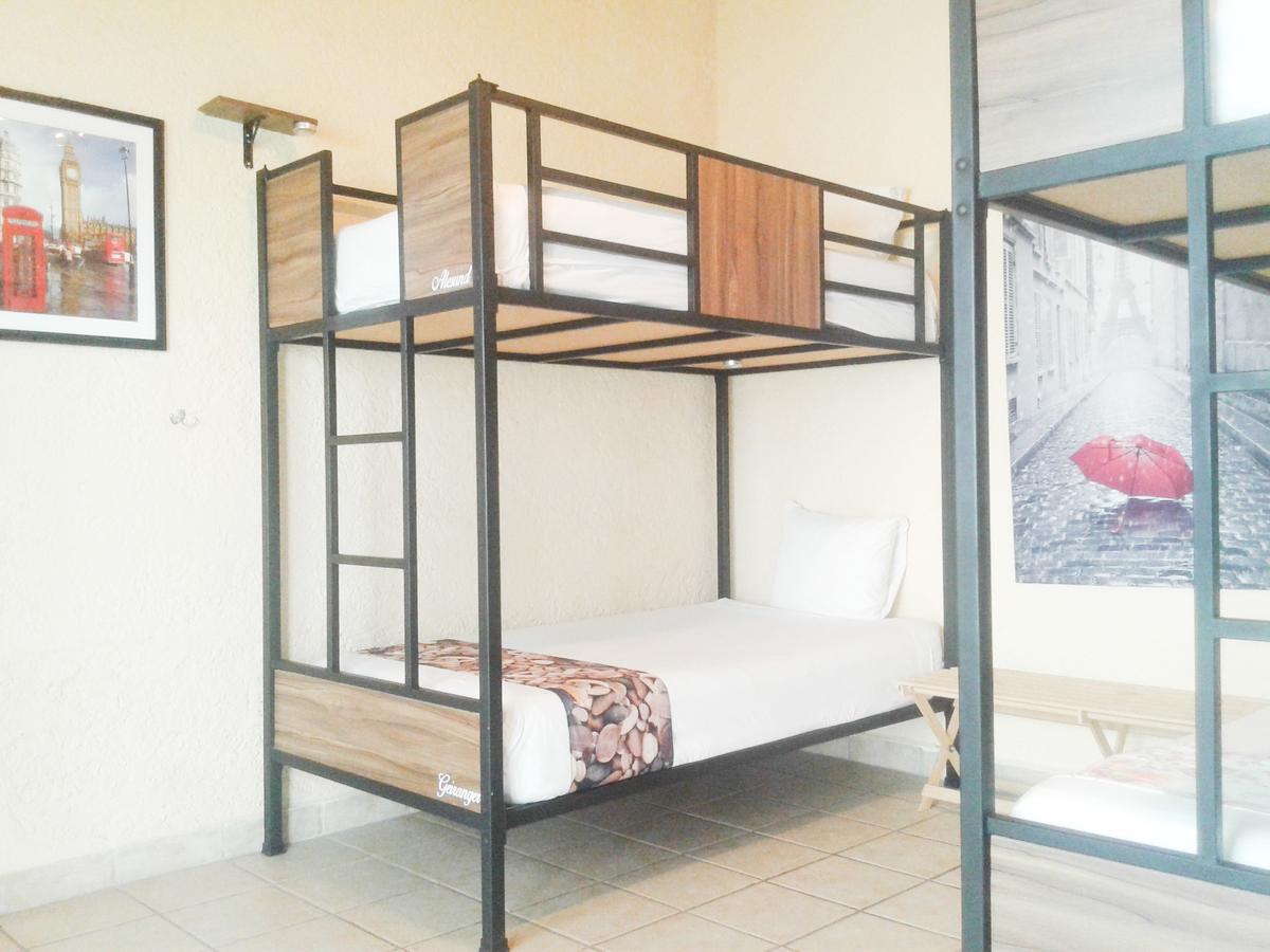 Hostalife Hostal *