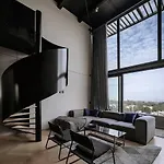 Skyloft Contemporaneo Con Estilo Unico