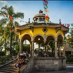 Casa Leo En San Pedro Tlaquepaque.