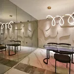 Expo Satelite 2750 Hotel & Suites