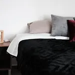 Hermosa habitación en el corazón de la ciudad en departamento compartido