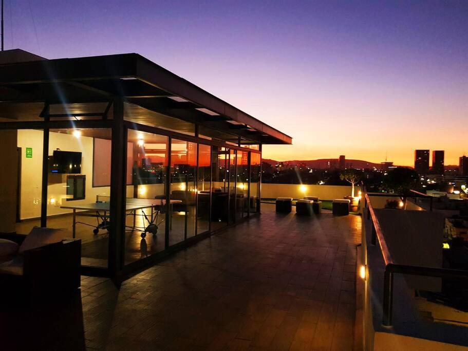 100mb Apt With Rooftop & Swimming Pool *