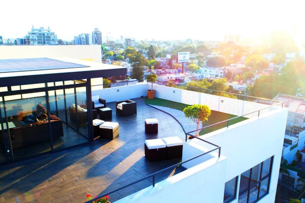 100mb Apt With Rooftop & Swimming Pool Apartamento