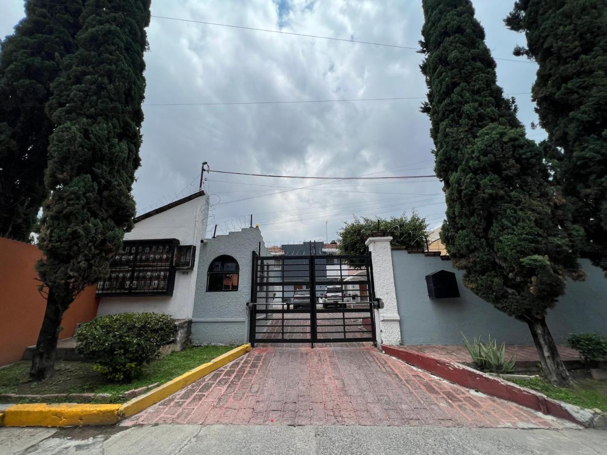 Comfortable With Parking, Location Apartamento