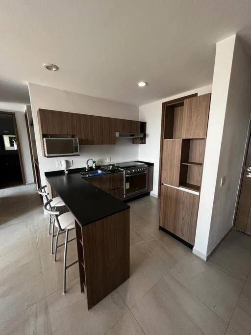 New And Gorgeous Apartament. Awesome Views!