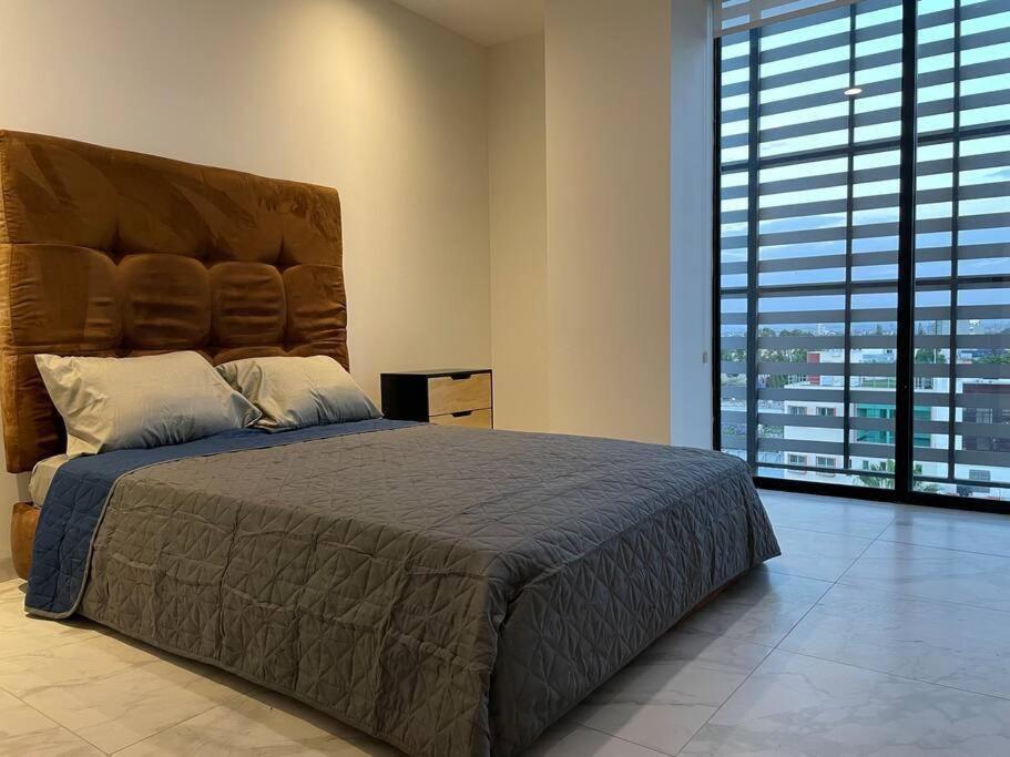 Apartamento Elegante En Zona Financiera / Limpieza Diaria *